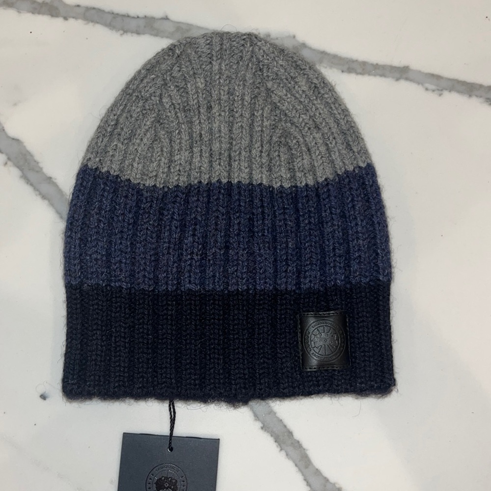 Brand new with tags Canada goose x Mackie Navy amens block rob slouch hat